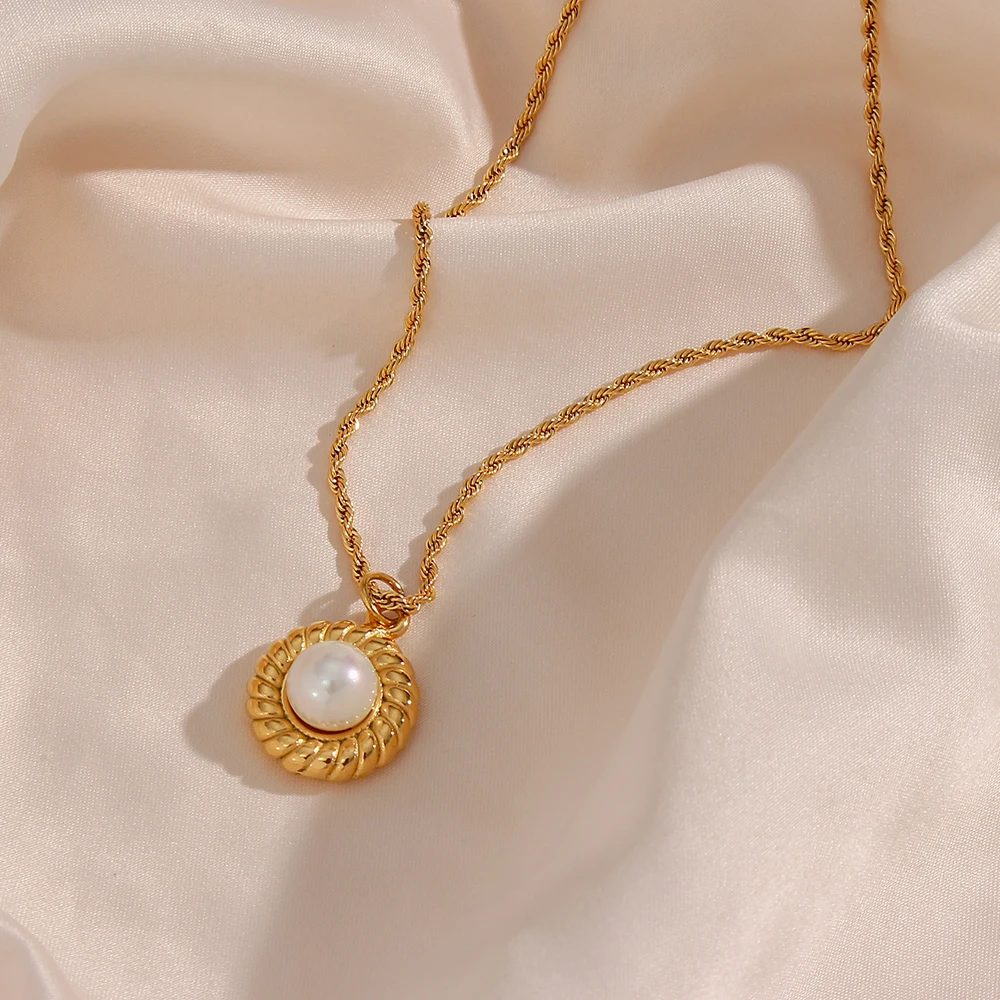 

2021 New Elegant Natural Stone Black Carnelian Lapis Lazuli Amethyst Simulated Pearl Pendant Necklace Rope Chian Gold Necklace