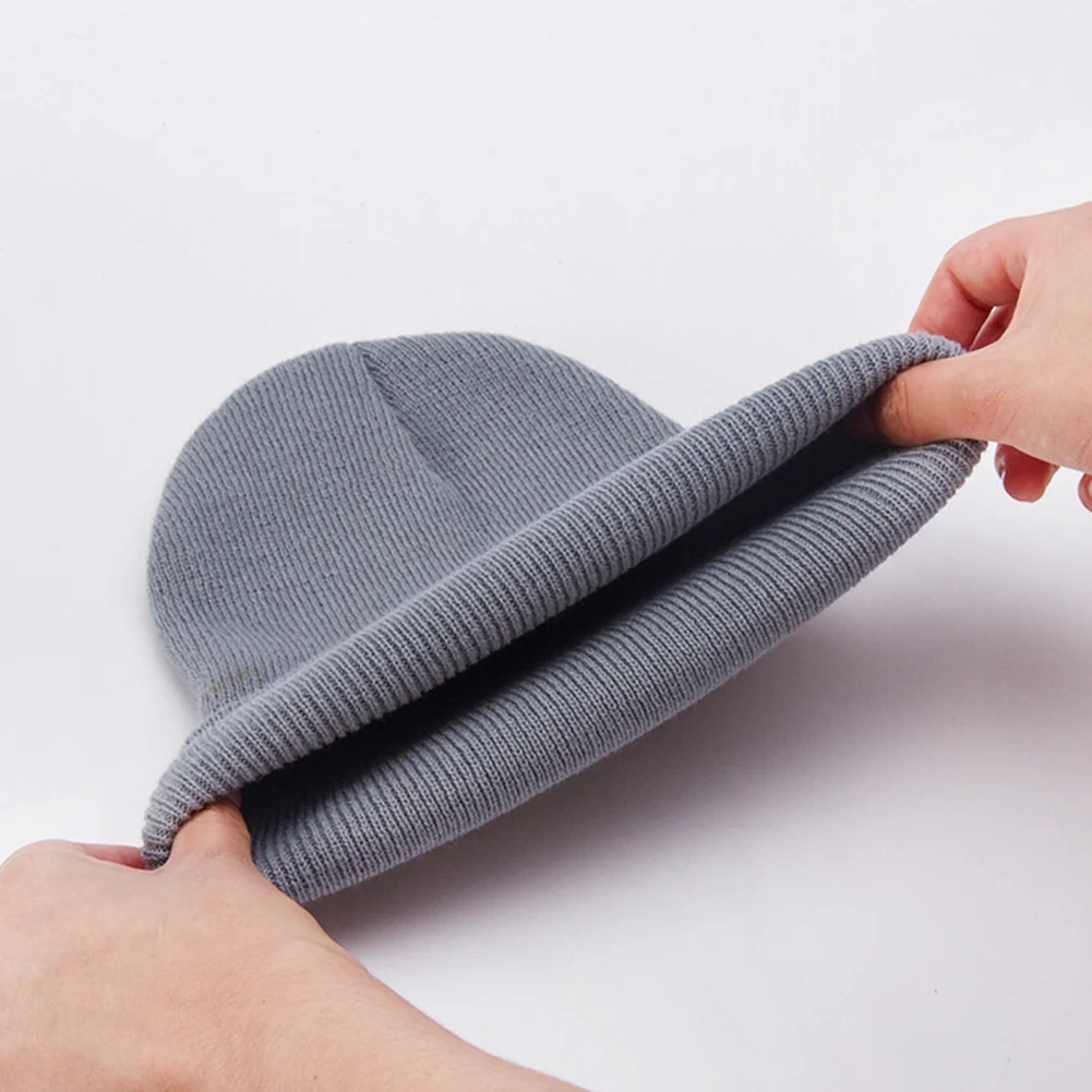 Шапка бини шикарная для девочек зима осень одноцветная с манжетами шерстяная