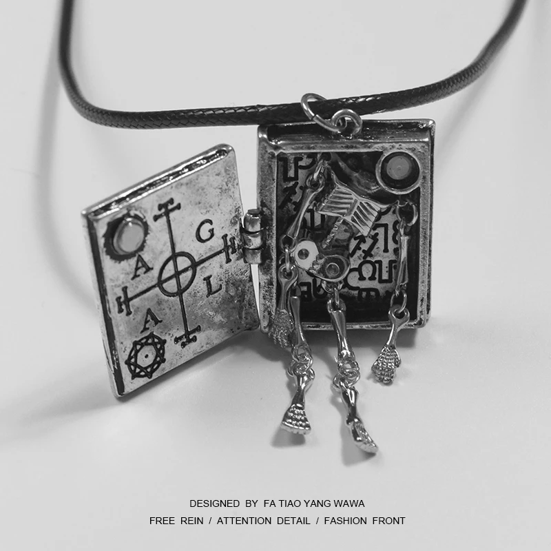 

A necklace of skeletal skeletons hidden by magic