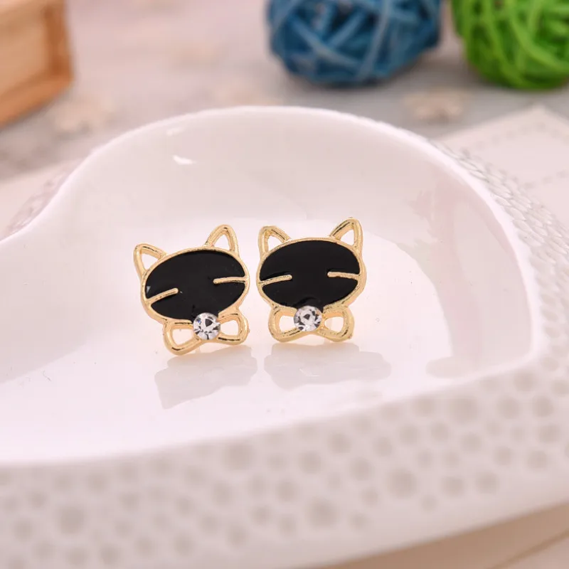 

Cute Black Smiley Cat Ear Studs Creative Personality Small Jewelry
