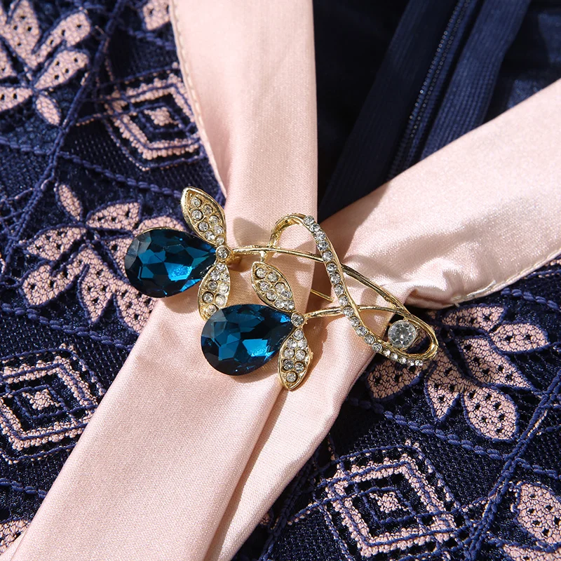 

Vintage Party Lace Dress Women Elegant Ribbon Bow Brooch Hollow Out A-Line Maxi Dress Office Ladies V-neck Half Sleeve Dress