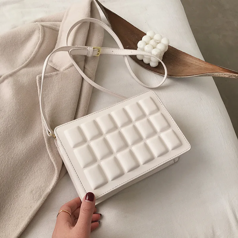 

Soft face pu women's bag 2021 new trend crossbody Korean version of the wild one-shoulder lattice personality small square bag
