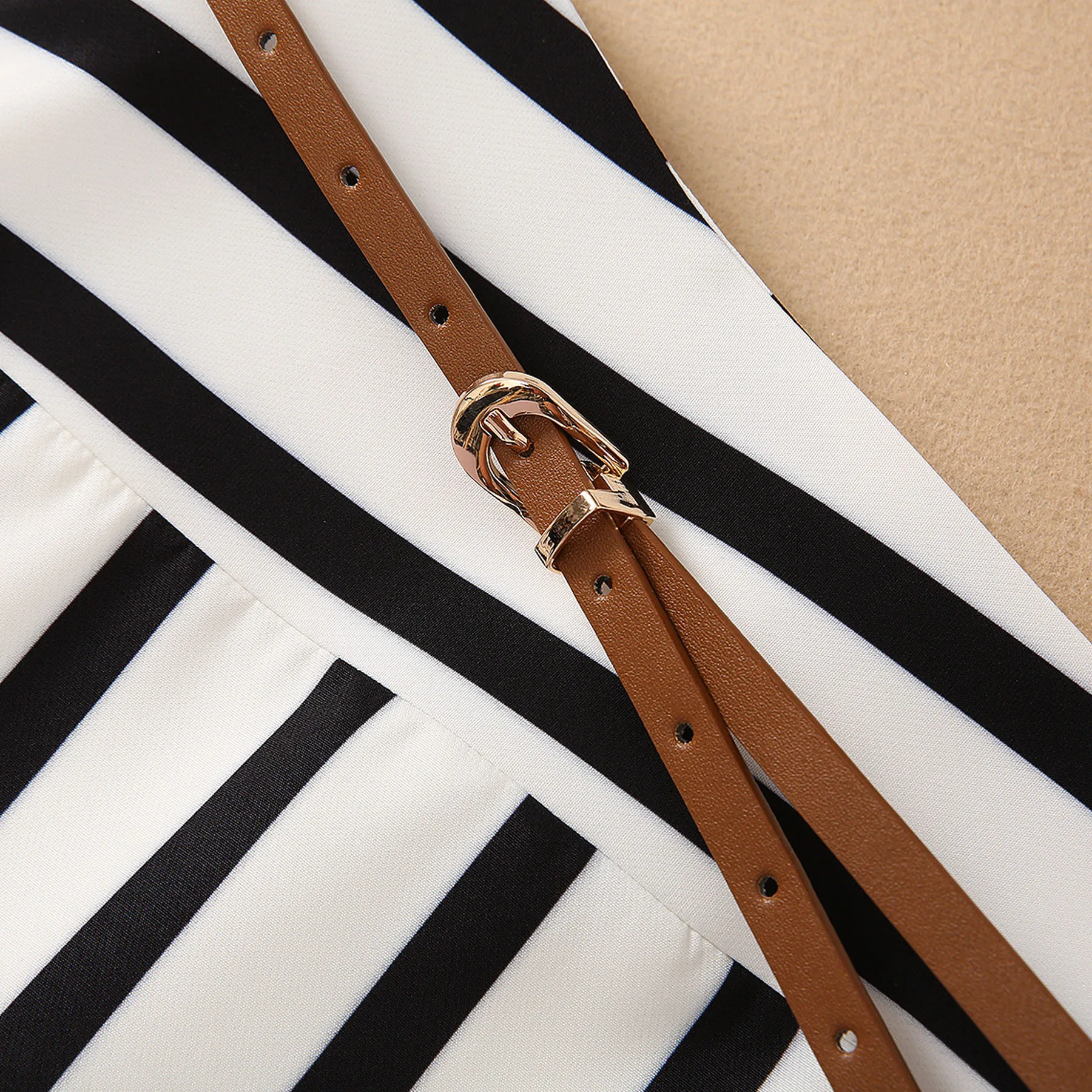 

2021Summer High-End Ladies Two-Piece Sexy V-Neck Three-Quarter Sleeve Striped Shirt Temperament Asymmetric Design Skirt Commuter