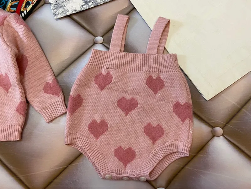 

Брендовый вязаный костюм из двух предметов для маленьких девочек высокого качества из 100% хлопка