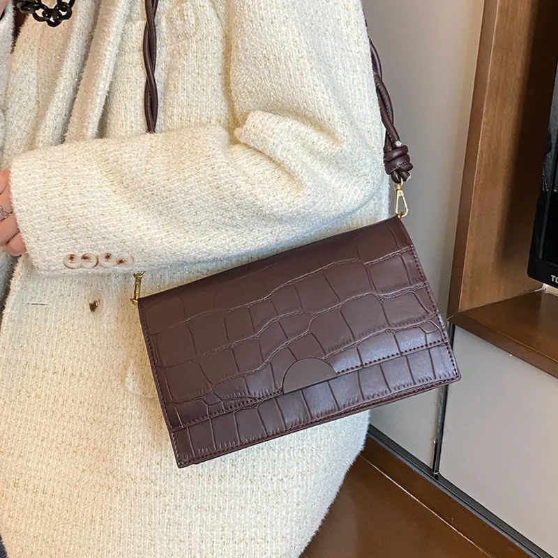 

Classic Small Flap Messenger Bag for Women 2020 New Arrival High End Leather Sling Handbag Purse Lady Stone Pattern Shoulder Bag