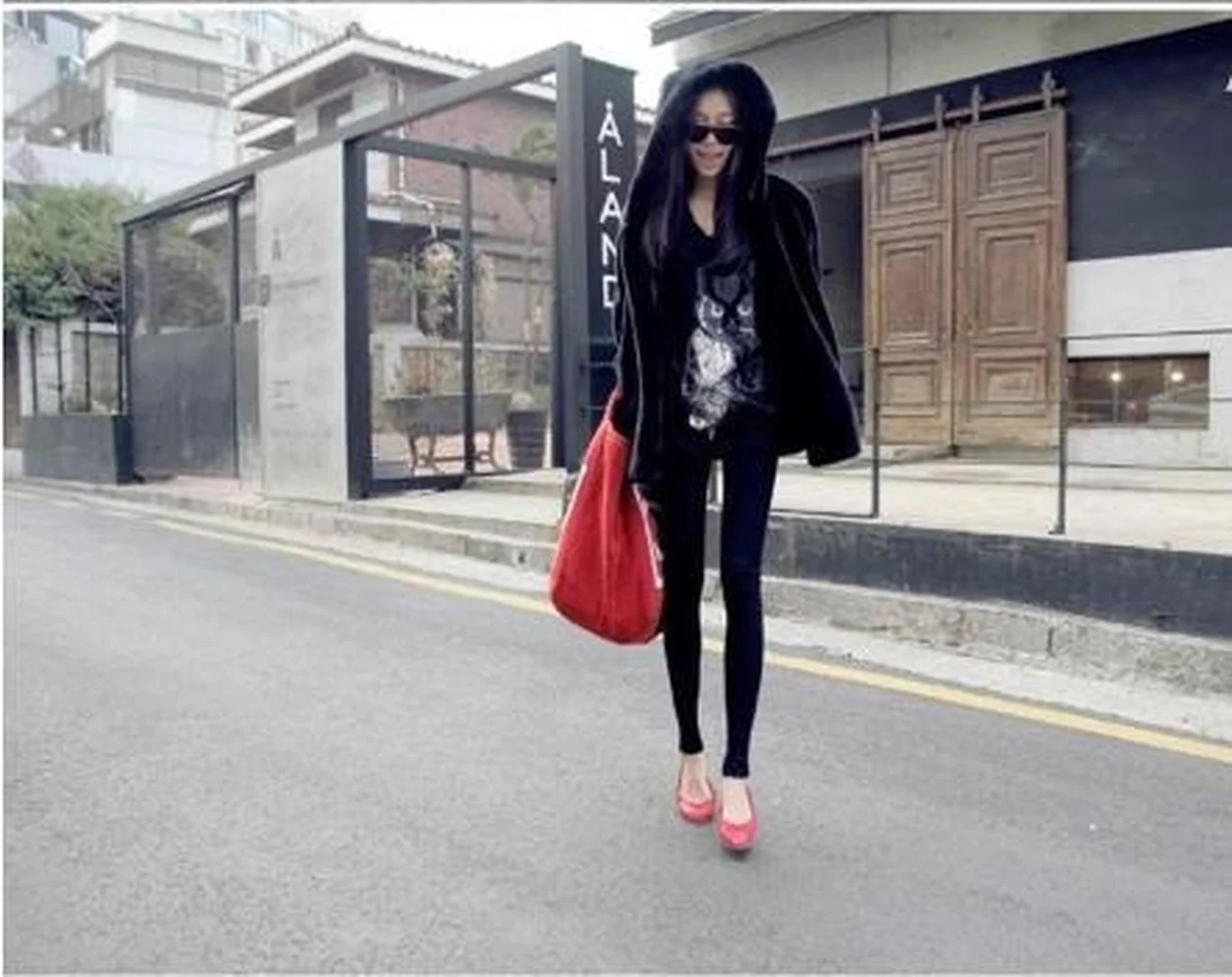 Long-sleeved Loose Black Coat Female Flocking Cotton Jacket Coat Plus Size Warm Winter Women Hooded Faux Fur Coat New Fashion