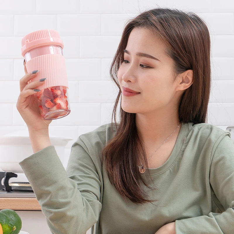 

New Portable Blender Personal Blender Juicer Mini Mixer Smoothies Maker Fruit Blender Cup With USB Rechargeable Hot Selling