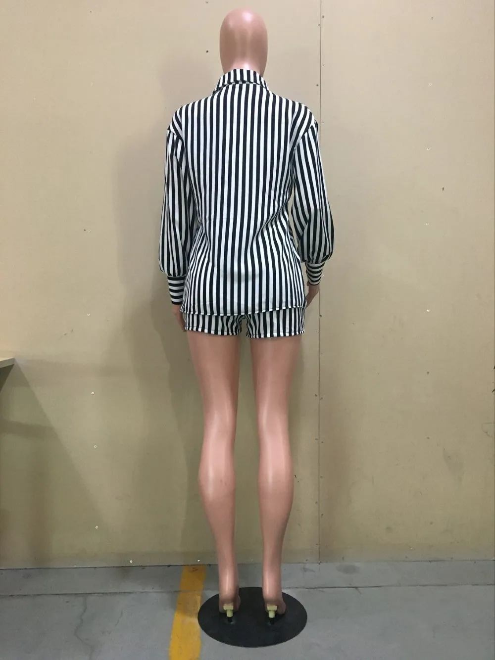 

2021 summer new style fashion stripe printing casual two-piece suit loose lapel long-sleeved shirt and shorts ladies suit