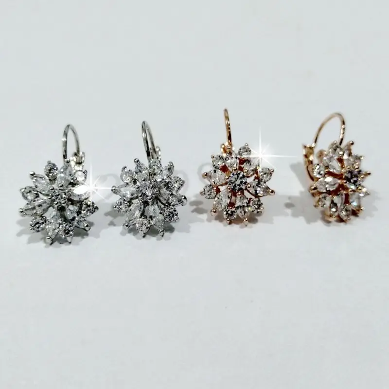 

Romantic Clear Stone Flower Crystals Stud Earrings Women Cubic Zirconia Jewelry 69HB