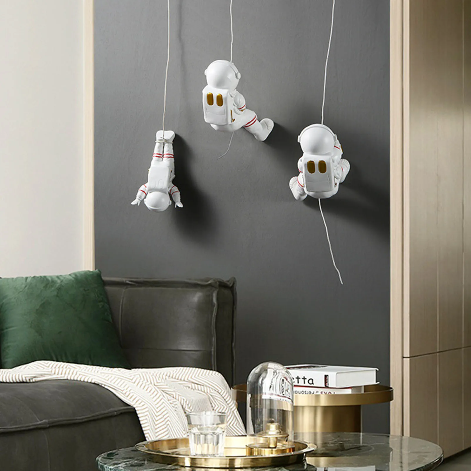 

Nordic Novel 3D Climbing Astronaut Space Man Hanging Boys Wall Decoration Gift For Valentine's Day New Year