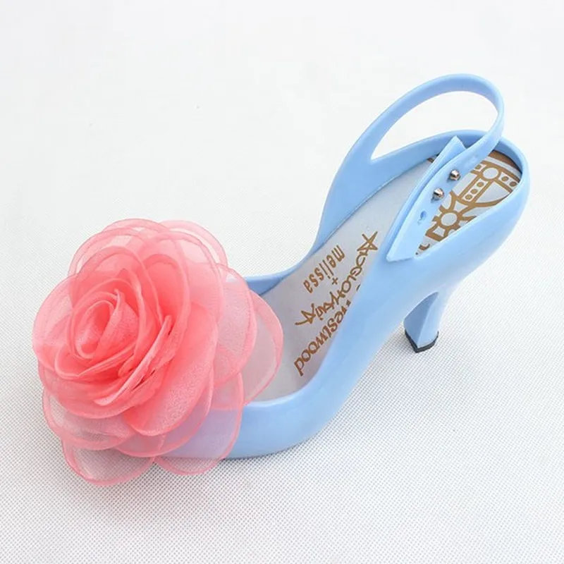 Женские туфли-лодочки на высоком каблуке с открытым носком украшенные шелковыми