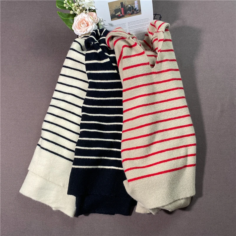 

Make the spot! Vogue of new fund of Ms. Han edition retro lapel joker stripe knitting fleece v-neck sweater