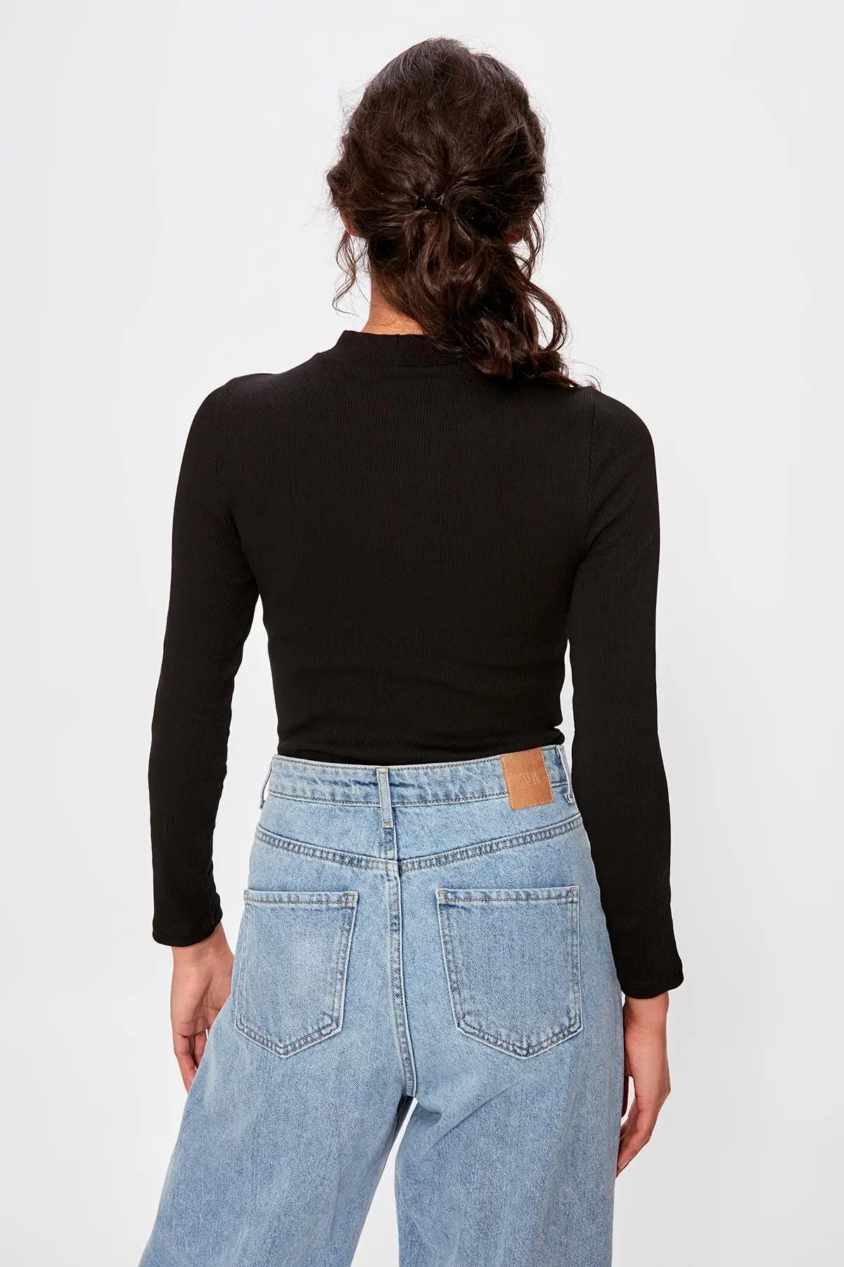 Черный Трикотажный боди в рубчик без бретелек Trendyol TWOAW20BD0011