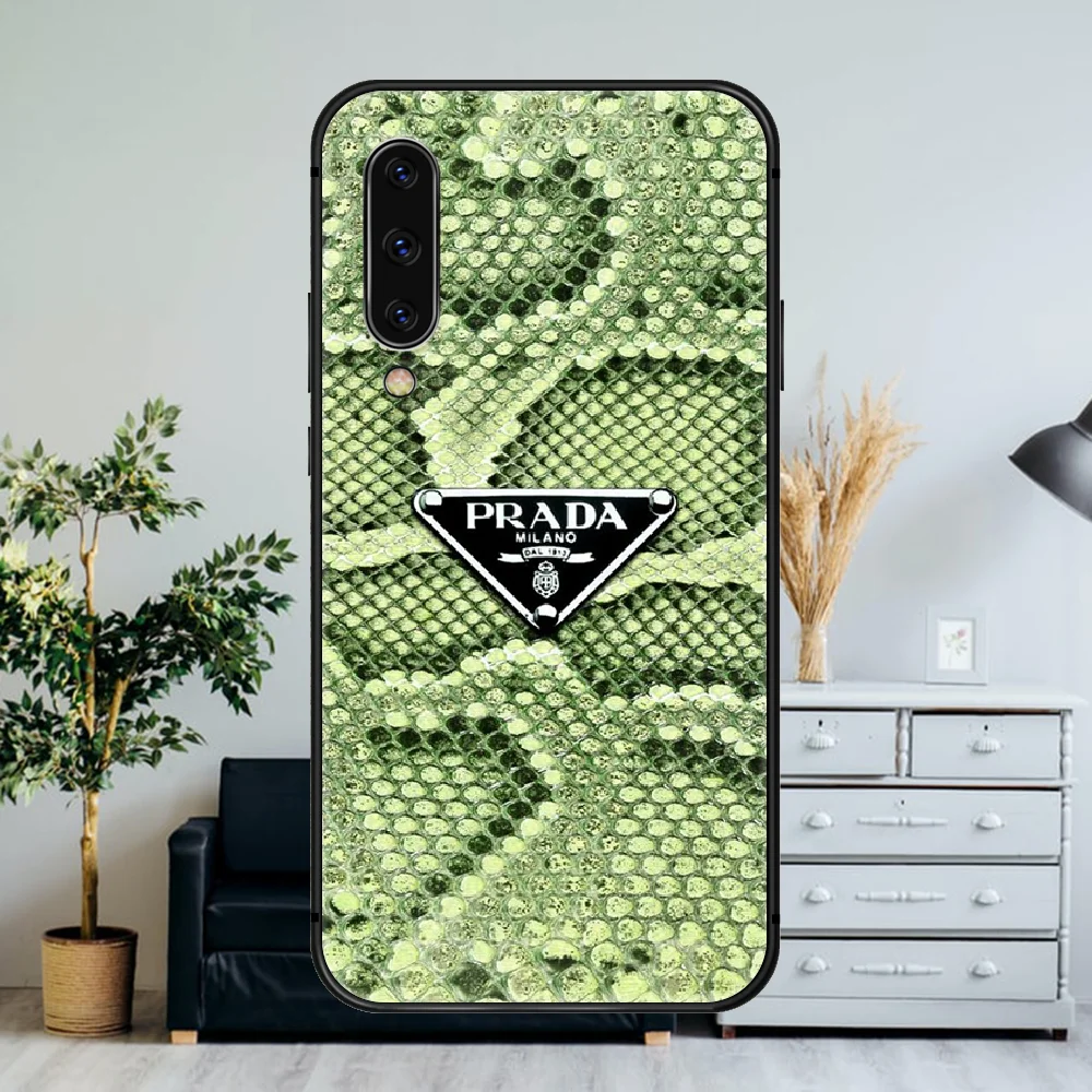 

Italy luxury Brand Fashion Phone Case For Samsung Galaxy A 3 5 7 8 10 20 20E 21S 30 30S 40 50 51 70 71 black Funda Trend Shell