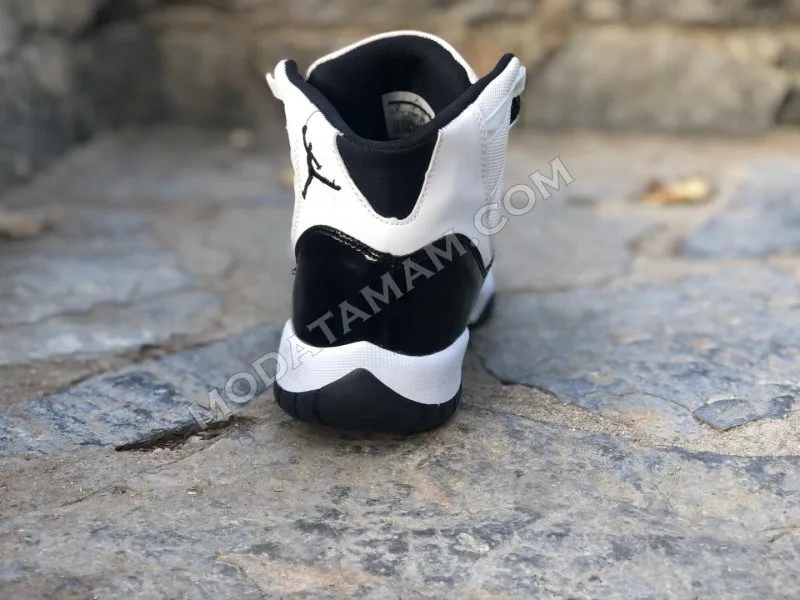 Jordan 11 Ретро Белый и черный