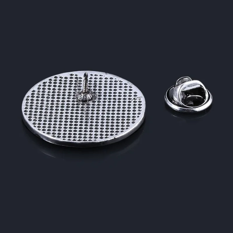 Броши в виде одиннадцати вафель с изображением странной вещи алфавит светлая