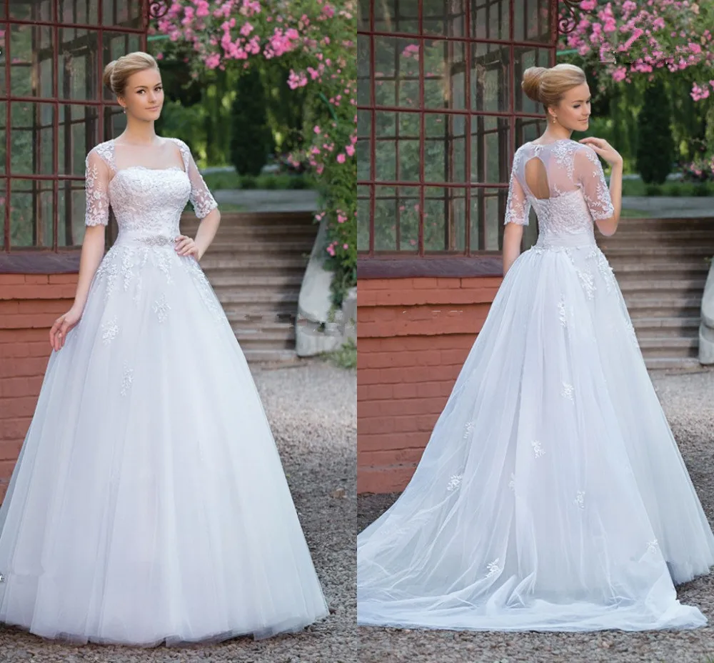 

Classical Lace Appliques A Line bridal gown Half Sleeve Modest Strapless Luce Up Vintage Marriage mother of the bride dresses