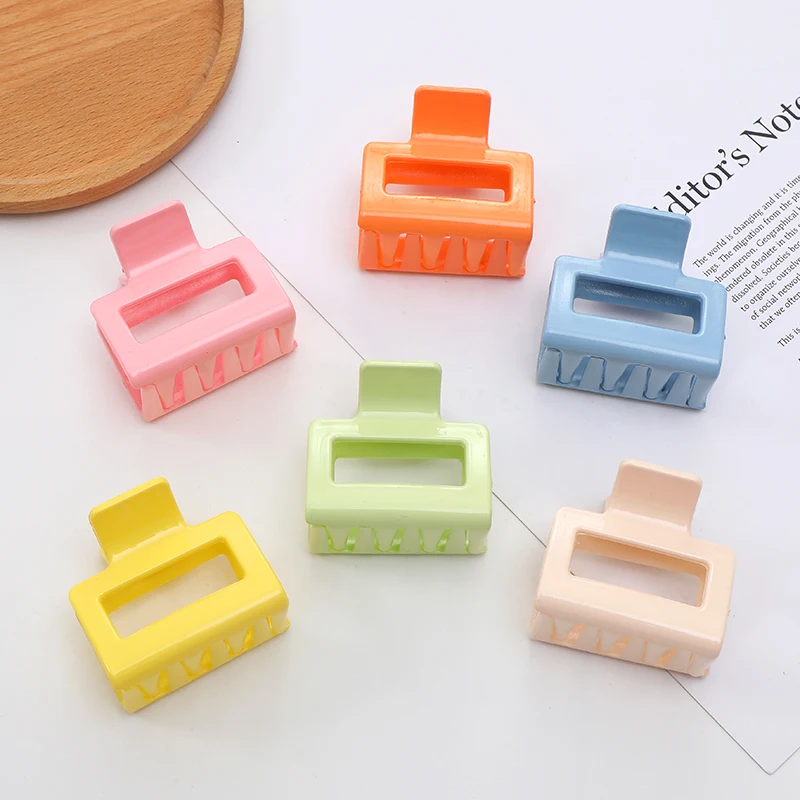 

Summer Wind Geometric Frosted Hair Clip, Simple Square Ladies Hollow Ponytail Clip, Makeup Styling Hair Accessories, New 2021
