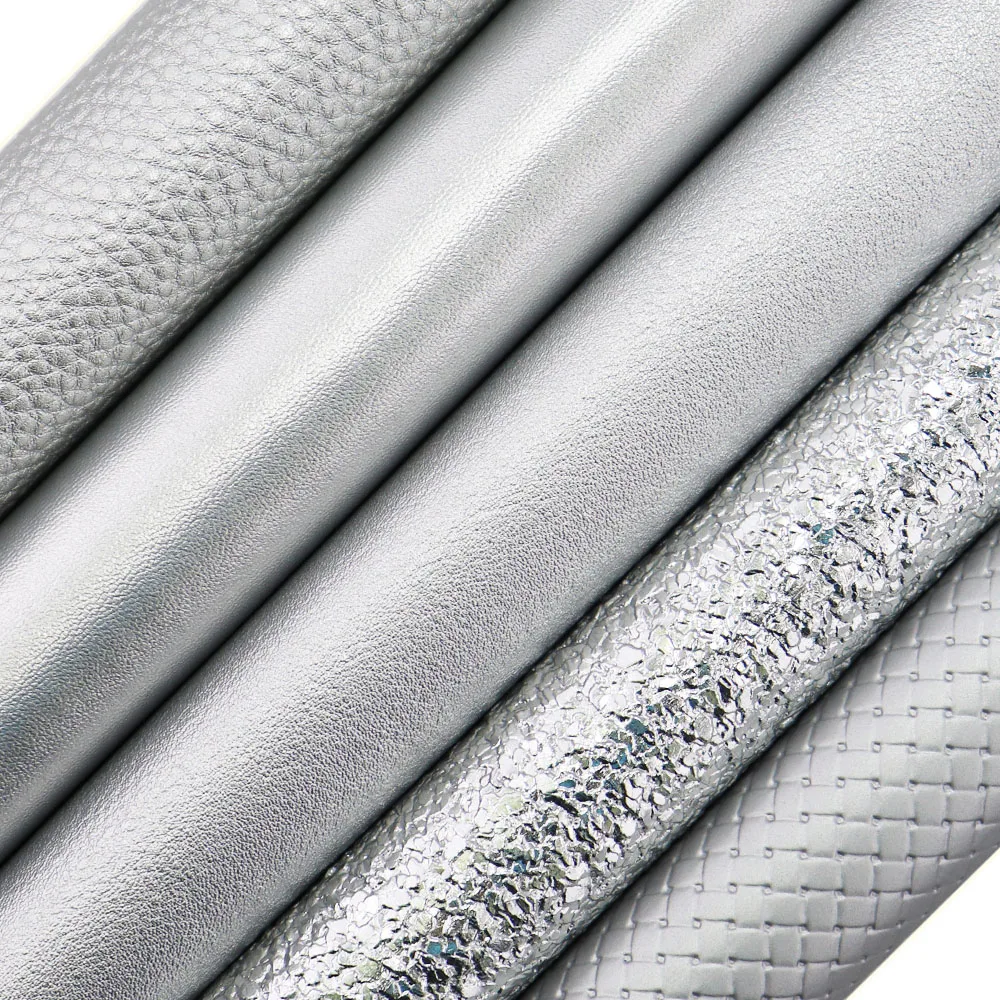 Искусственная кожа серебристая гладкая зеркальная личи 30x134 см в рулоне