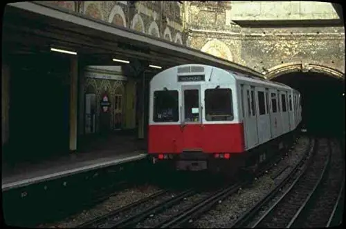 

Metal Sign District Line Tube Train Sloane Square Station London Metal Sign Man Cave Retro Bar Pub Home Wall Decoration
