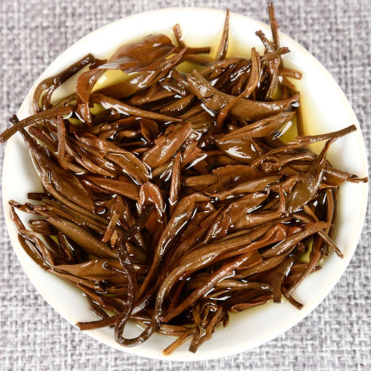 2021 высокое качество Dian Hong One Bud Leaf Pine игла Юньнань черный чай Серебряная прямой для