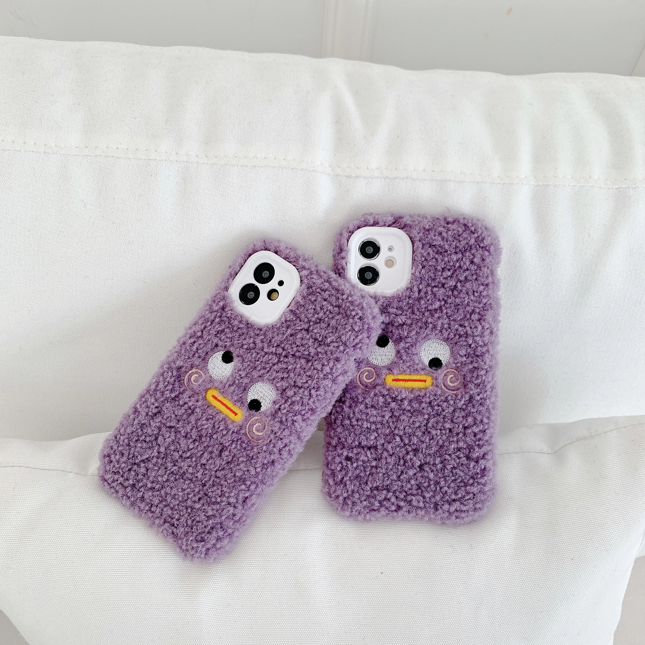 

The classic cartoon purple plush is suitable for iphone11Pro Max mobile phone case 7/8 plus x xsmax xr protective cover