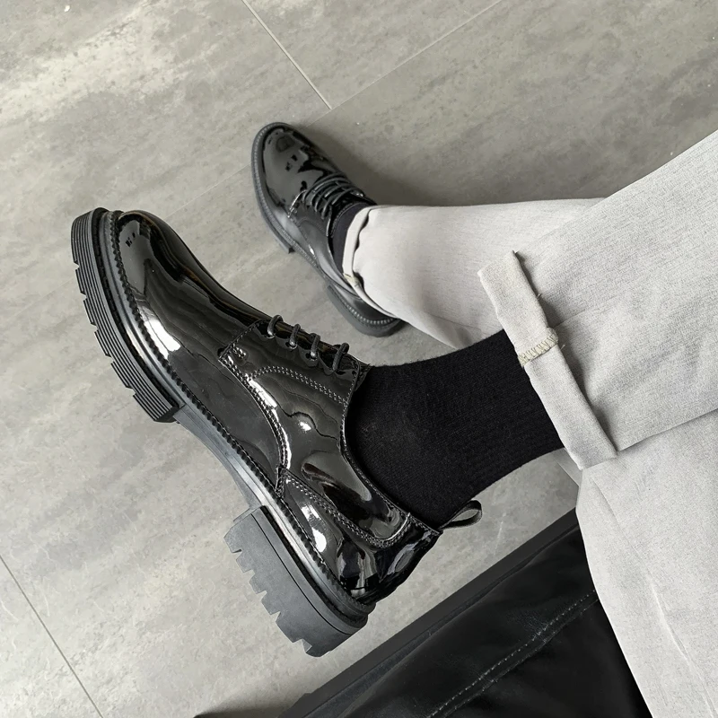 

Leather Shoes Men fashion Black Formal Shoes outdoor Oxford Shoes Men Flats Retro Thick Bottom shoes Zapatos De Hombre