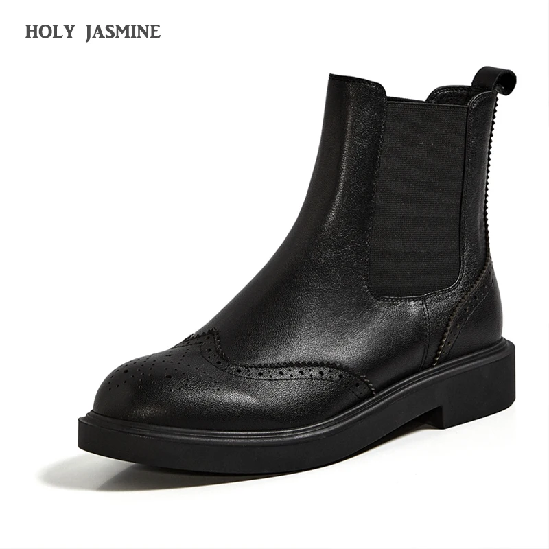 

Women Genuine Leather Boots Brogue Carved Ankle Boots Fashion Chelsea Low Heels Ladies Booties Autumn 2020 New Ladies Shoes