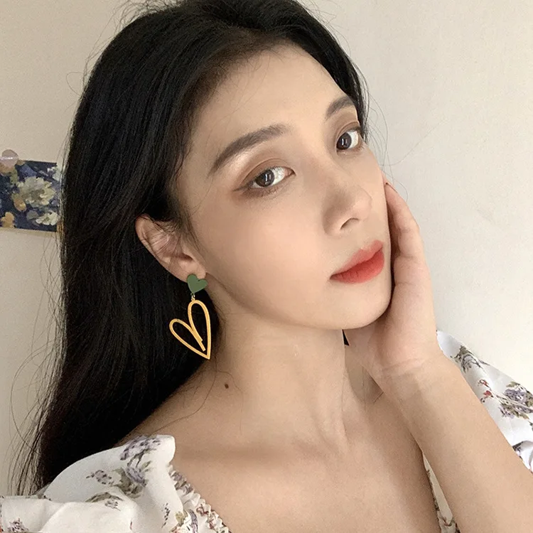 

Korea Fashion Earrings 2021 Fashion Trend Summer Heart Women's Stud Earring Clip Earrings Without Ear Holes Gift Jewelry Stud