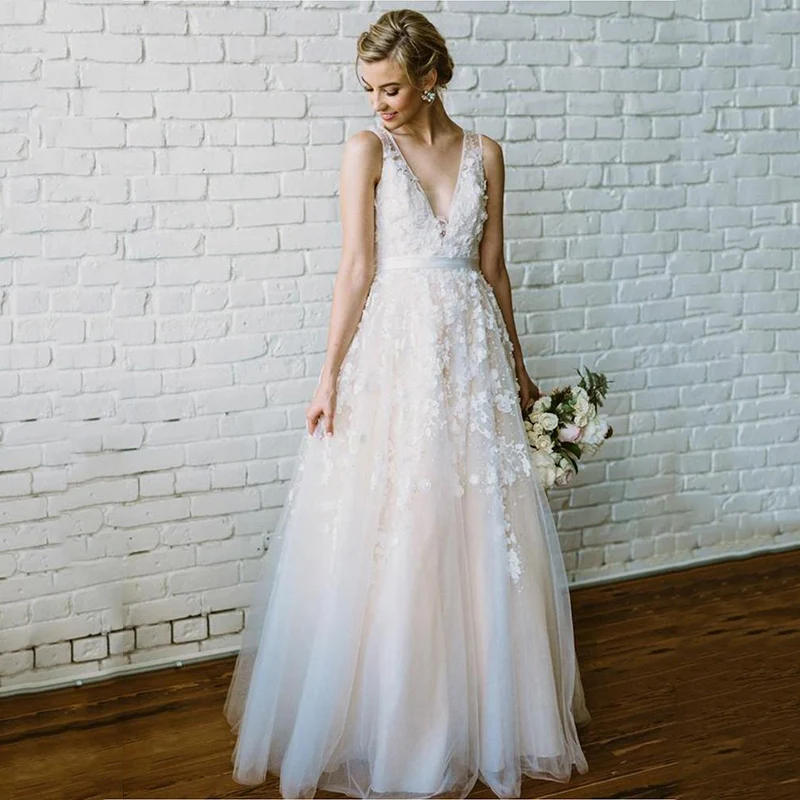 

MNGRL Simple Retro Wedding Dress V-neck Sleeveless White Lace 3D Flower Bridal Dresses Fluffy Plus Size Wedding Gown