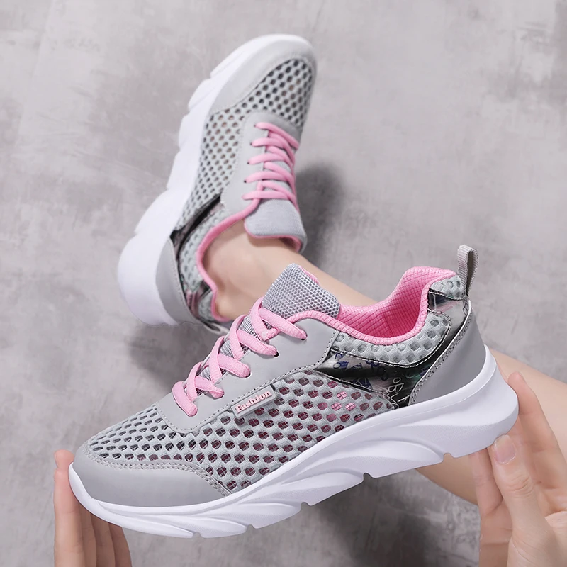 

Женские кроссовки на плоской подошве, легсветильник дышащие сетчатые кроссовки на шнуровке, повседневная обувь для женщин, 2020