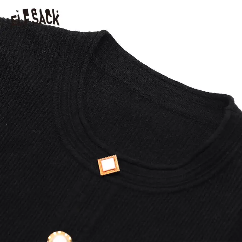 ELFSACK черное однотонное трикотажное минималистичное платье с жемчужинами и