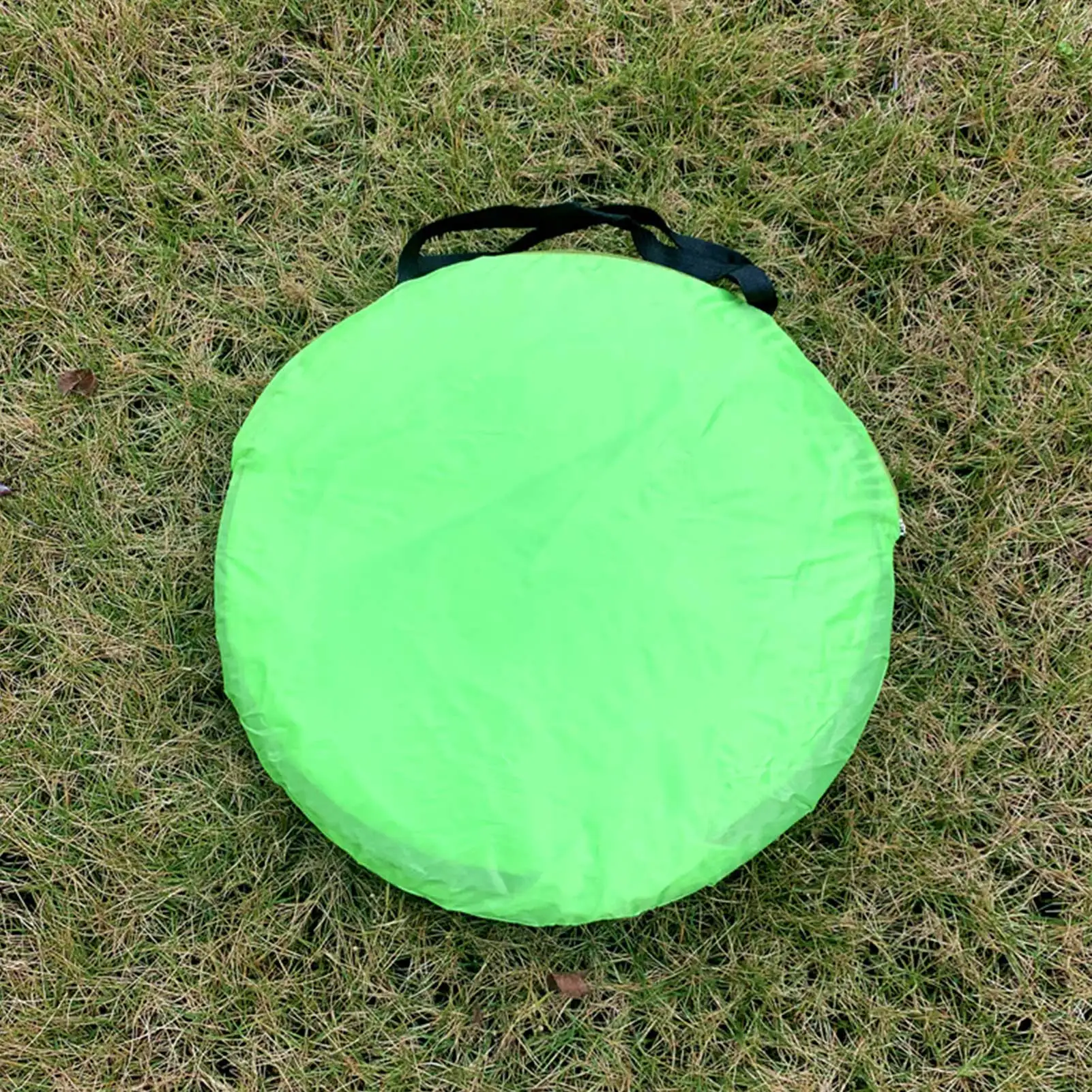 

Leisure Tent Single Layer Sun Protection Camping Tent The tent pops out in a few seconds light breathable non-toxic odorless