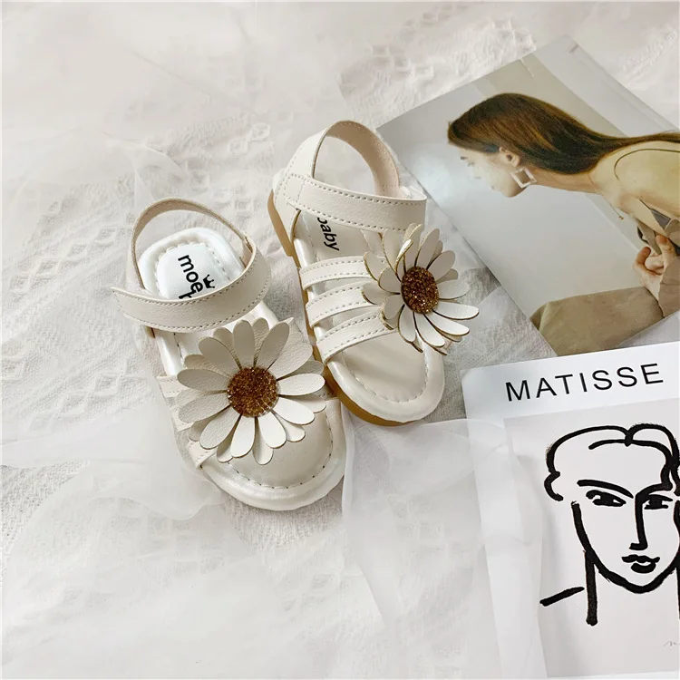 

2020 Summer Flower Crystal Children Shoes Little Girl Sandals Princess Non-Slip Soft Bottom Baby Girls Sandals Soft Leather
