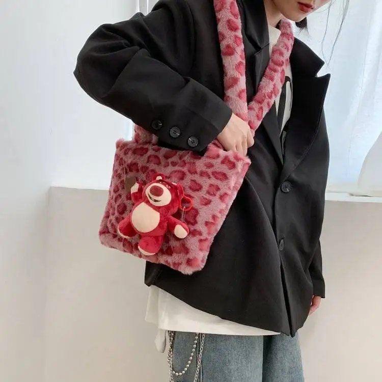 

Japanese Harajuku plush cute strawberry bear soft sister messenger bag Korea ins girl pink leopard print