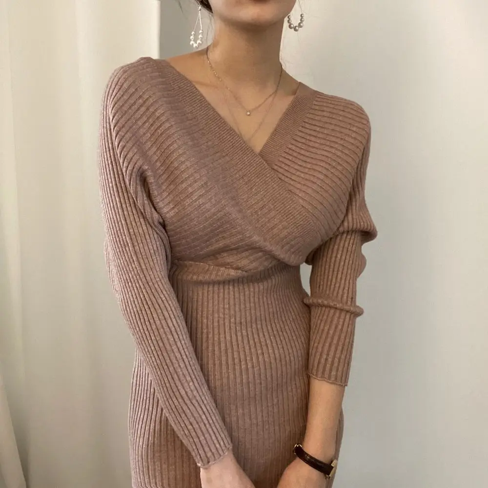 

Причудливое корейское модное вязаное приталенное платье с V-образным вырезом и открытыми плечами в западном стиле для девушек на раннюю вес...