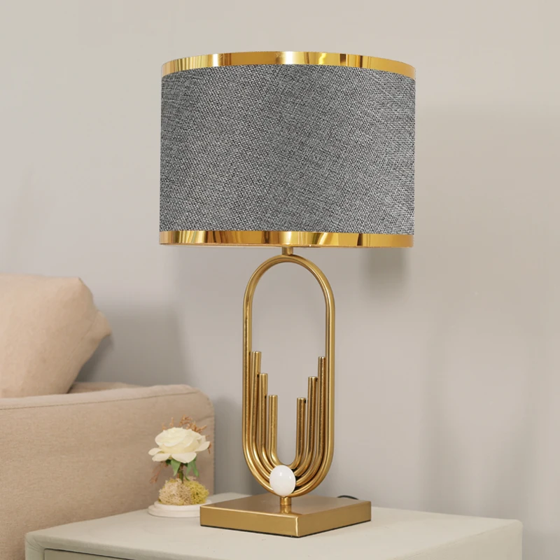 Современная Золотая изогнутая настольная лампа металлические Абажуры для