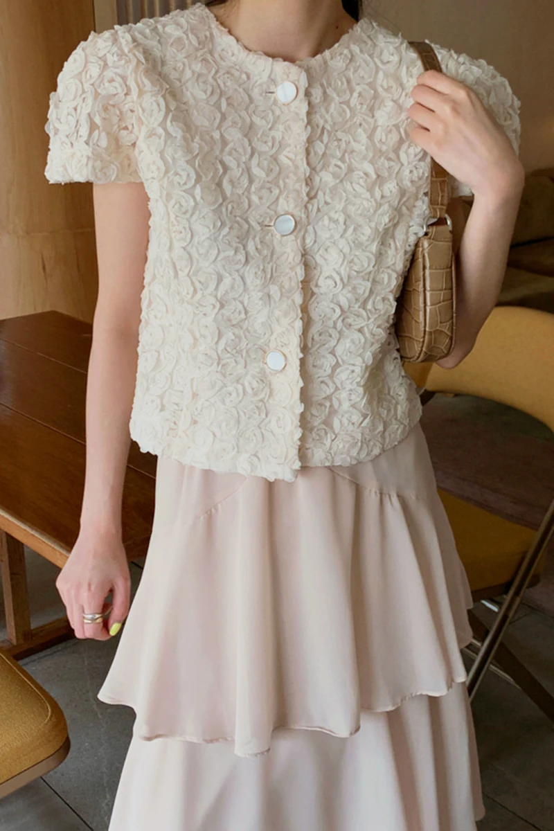 

Korejpaa Women Set 2021 Summer Gentle Round Neck Three-Dimensional Flower Puff Sleeve Shirt High Waist Layered Ruffle Skirt