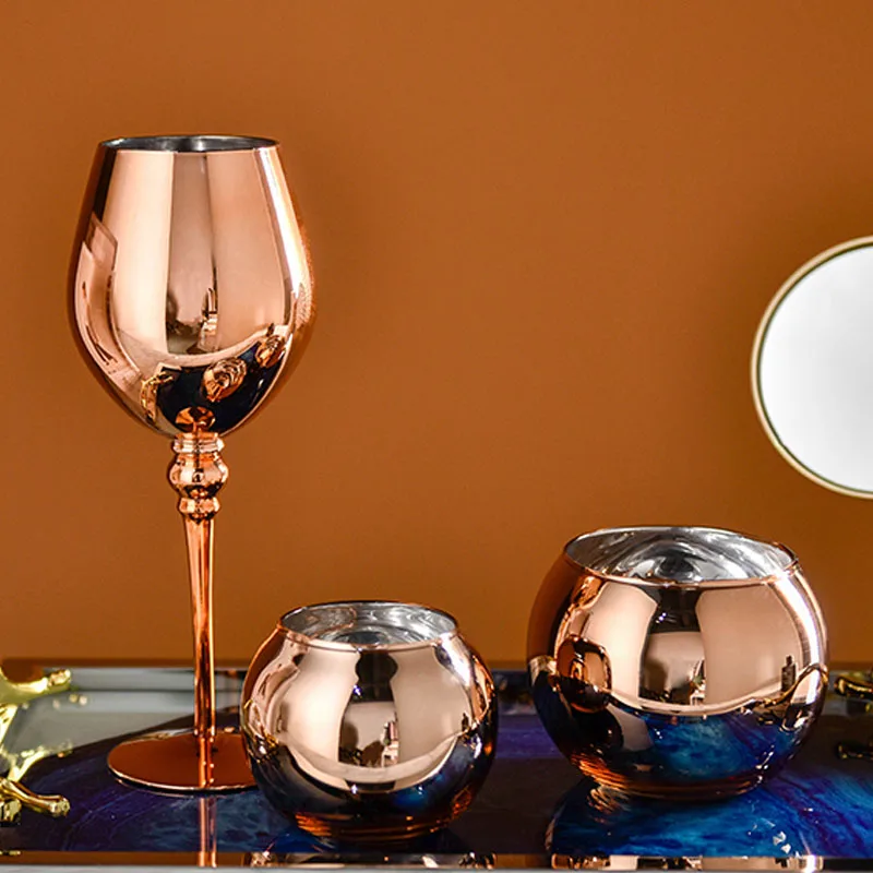 Роскошная Скандинавская маленькая стеклянная ваза Strongwell с золотым покрытием для