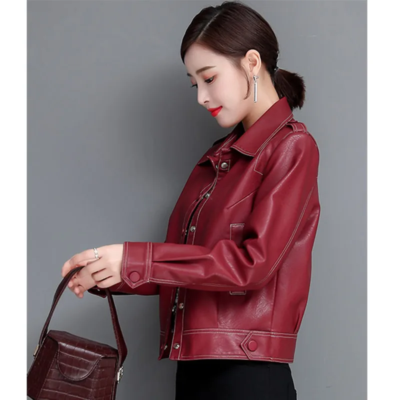 Женская однобортная куртка из ПУ кожи короткая Базовая осенняя мягкой
