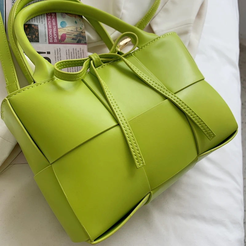 

2021 ladies new PU leather clamshell personality wild messenger bag shoulder bag fashion trendy luxury handbag Shell