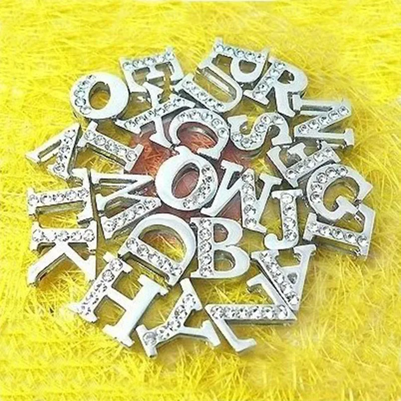 130 шт. 8 мм DIY Стразы на одной половине буквы алфавит для слайда браслет с