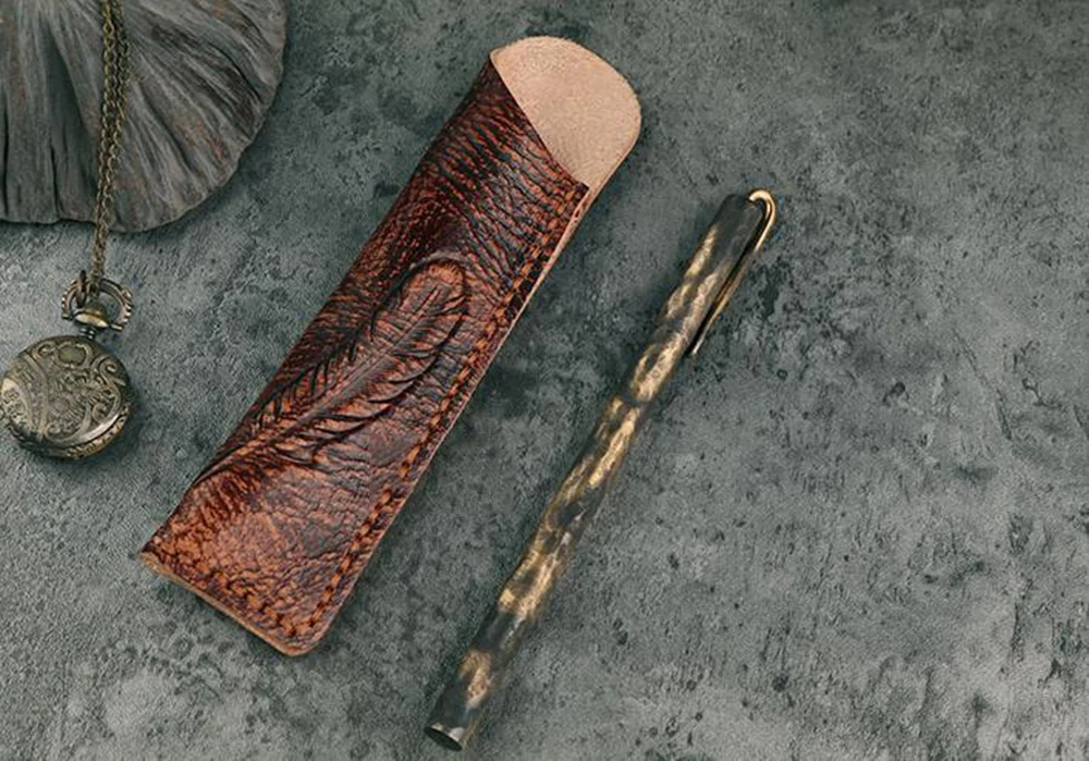 a pen and bag Винтажный стиль, ручная работа, латунная гелевая ручка, старая техника, шариковая ручка, кожаная ручка, сумка для самообороны, инструмент для повседневного использования, уличный подарочный набор - Цвет: a pen and bag