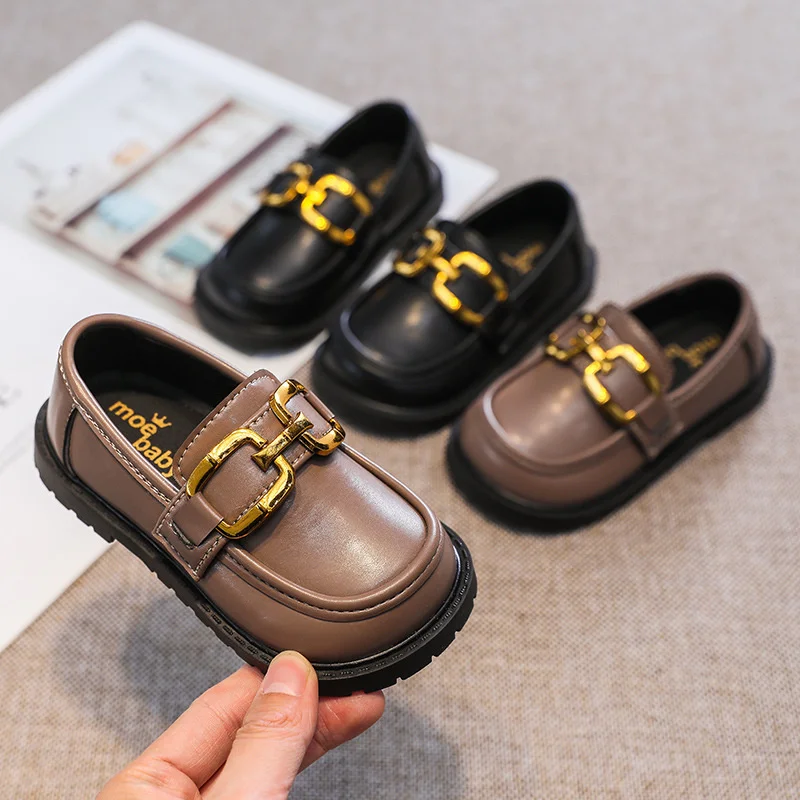 

Детские повседневные кожаные туфли для девочек, черные, с металлическим крючком, на плоской подошве, деловые, простые, из искусственной лаки...