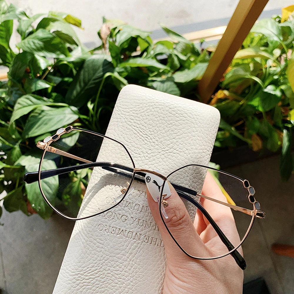 

Transparent Optical Glasses Women Elegant Irregular Eyeglasses Frames Ladies Luxury Metal Spectacles Frame Flat Glasses Wholesal