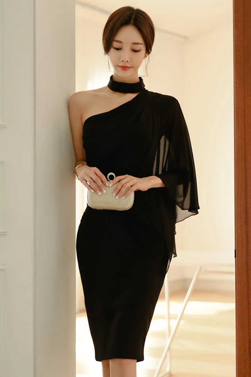

2020 spring new female Korean temperament strapless ruffled slim halter banquet mid-length dress