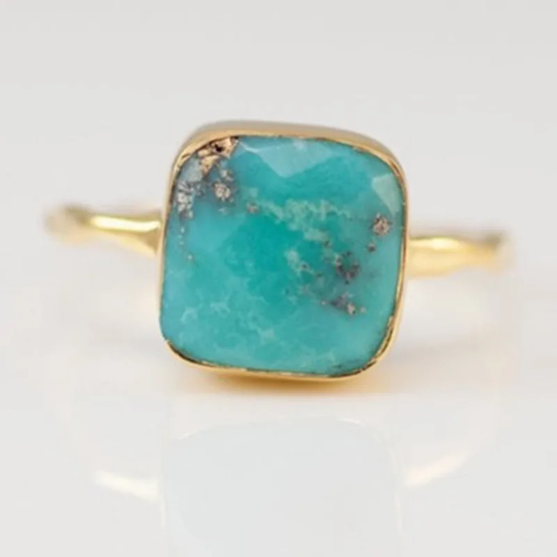 

Crui Simple Square Green Vintage Gold-Plated Ladies Prom Ring 2022