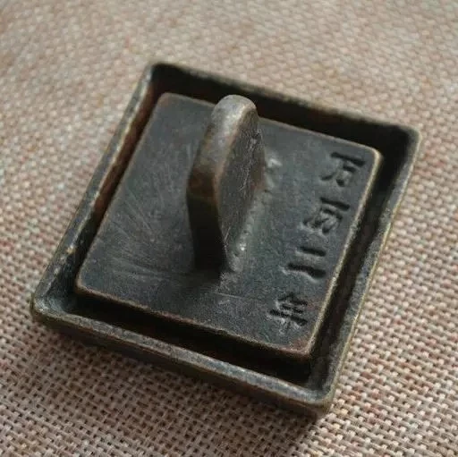 

Китайская старинная медная бронзовая медная печать и коробка штамп украшение для дома