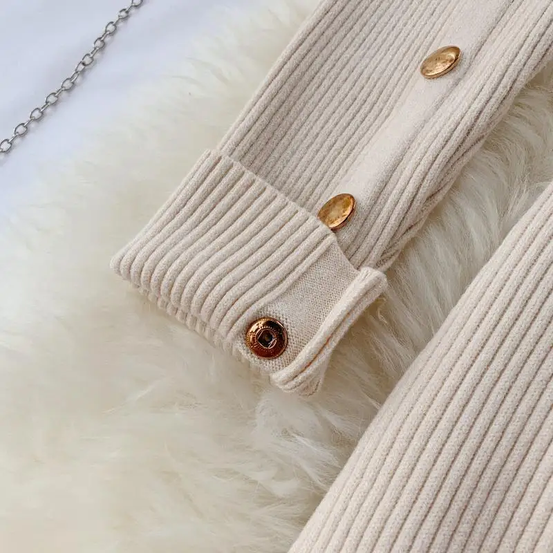 Теплое женское платье свитер зимняя винтажная одежда облегающее белого цвета на