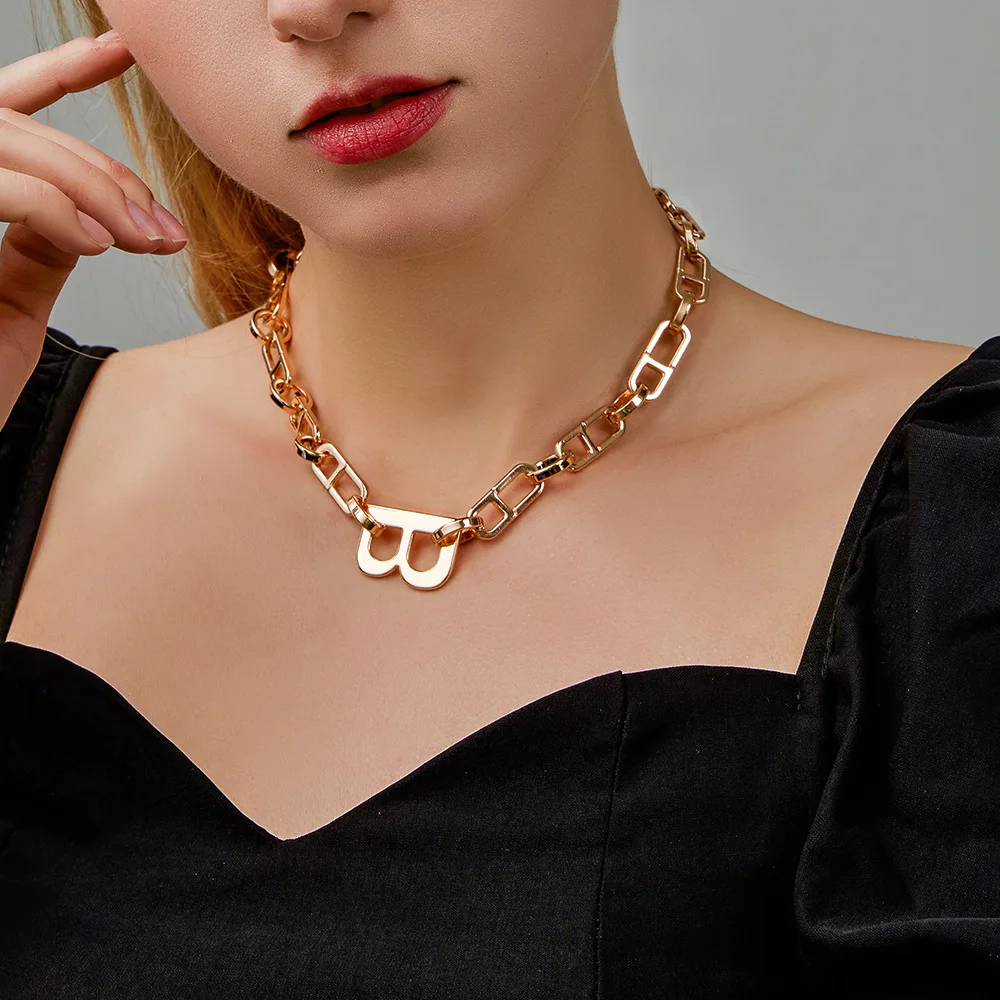 

Personality Exaggerated Letter B Women Necklaces Metal Retro Hip Hop Chain Women Fashion Temperament Clavicle Necklace Jewerlry